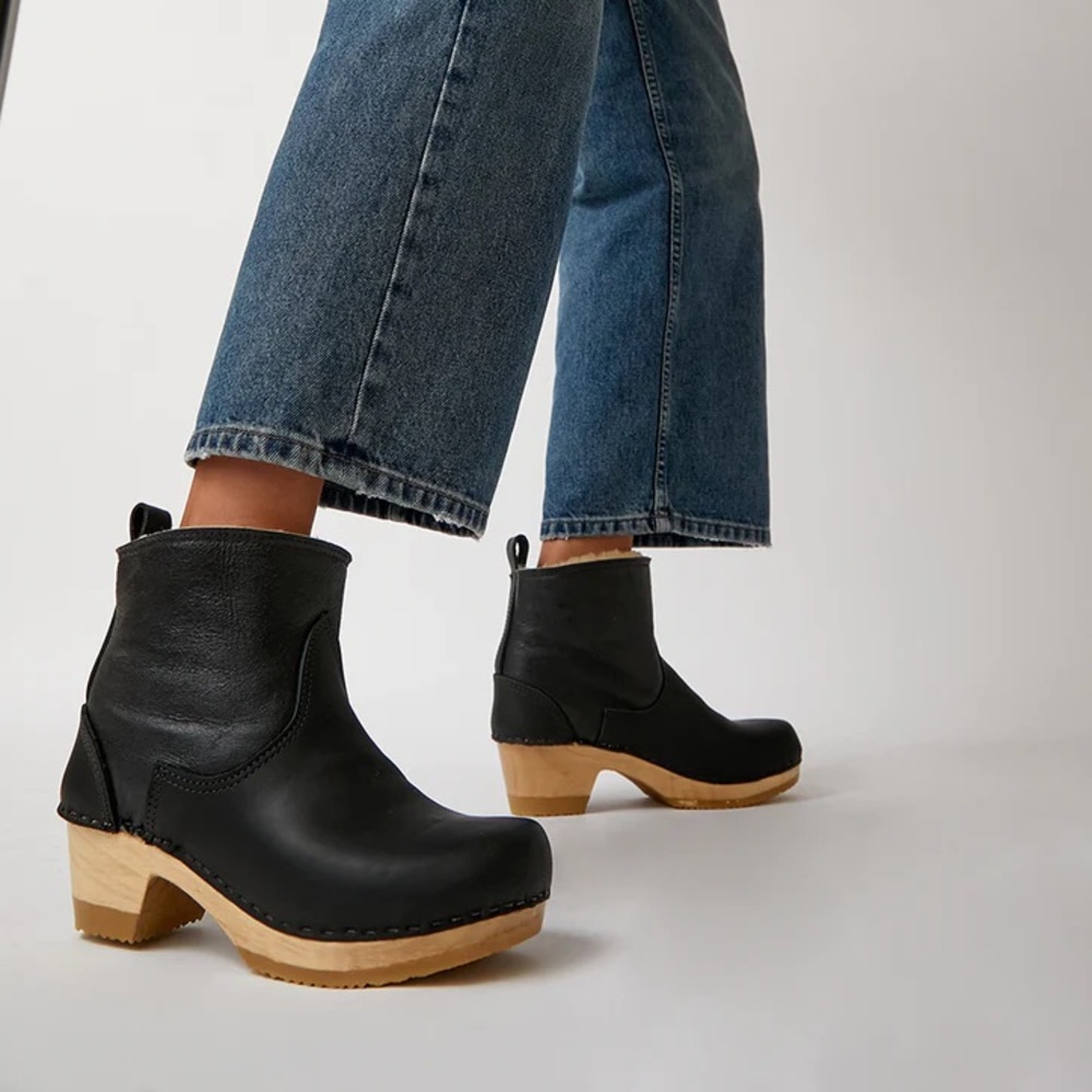 No.6 5" Pull On Shearling Clog Boot on Mid Heel in Ink Aviator